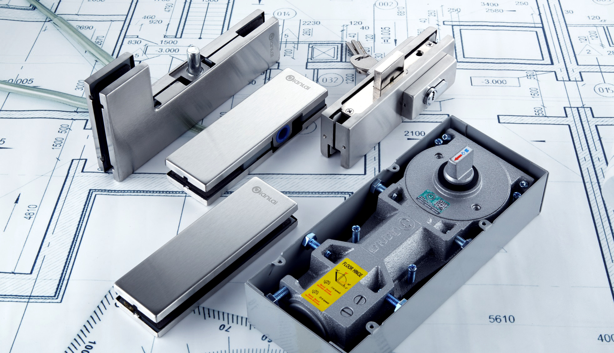 التكامل الرأسي في الأجهزة الزجاجية: كيف تضمن الخطوط الداخلية لشركة Jianlai التوافق السلس